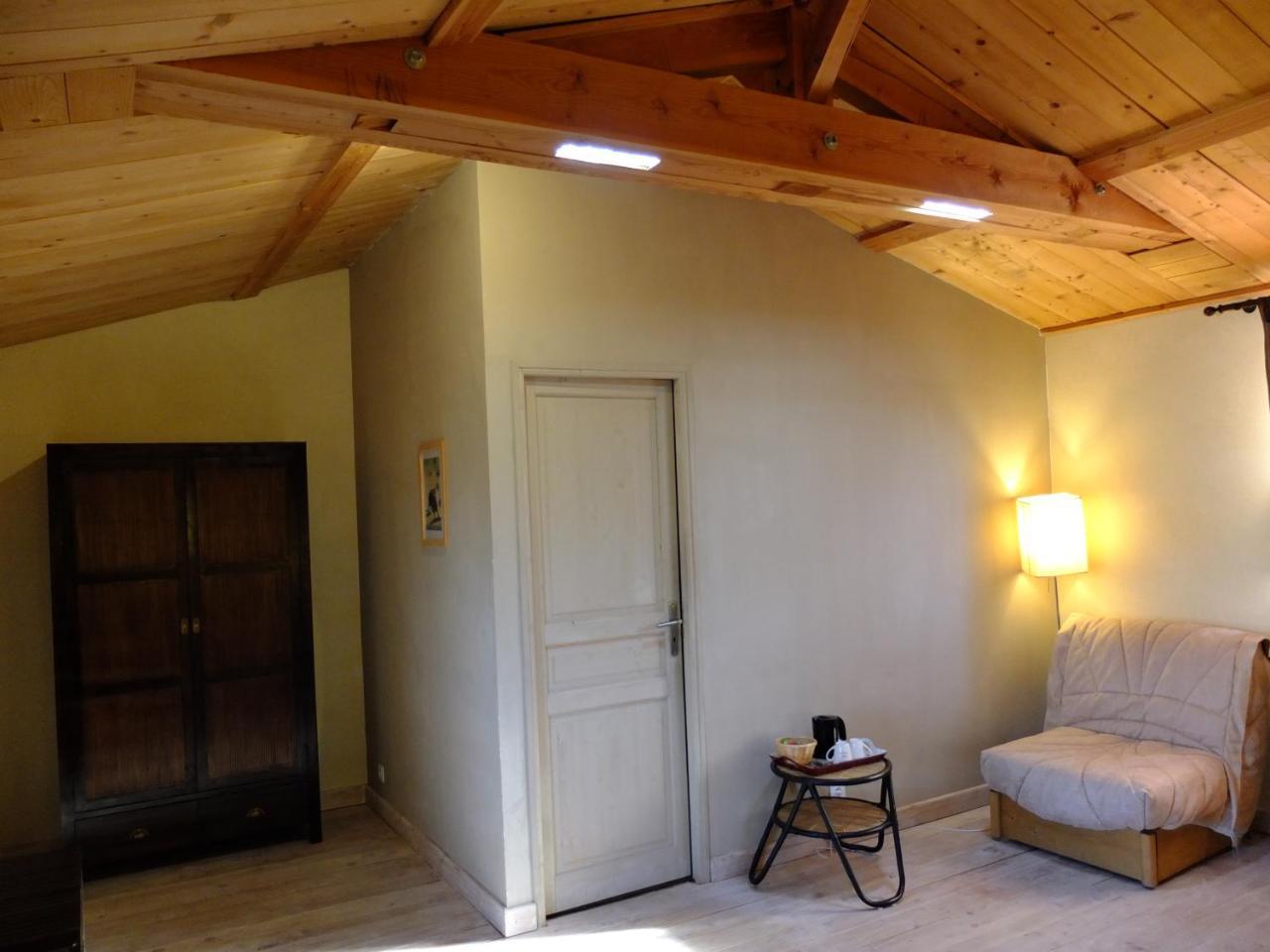 La Pierre Folle Chambres D'Hotes Cluny Exterior photo